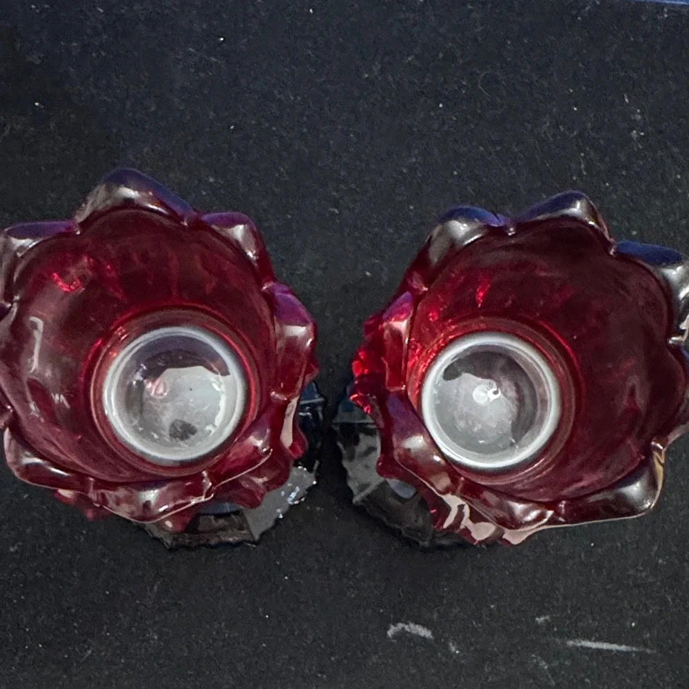 Pair of tulip-shaped candle holders, designed to hold tea lights or small candle